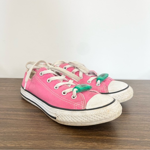 Classic Converse Low Top Kids Pink Sneakers w Light Girl’s Youth Size 3 - Picture 1 of 9